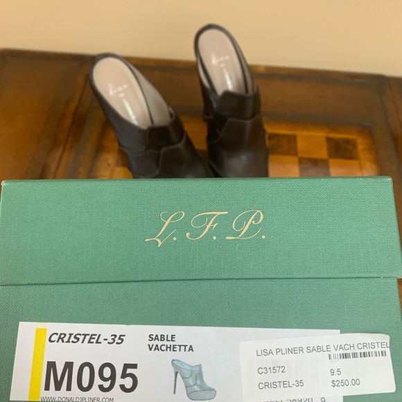 Lisa F. Plainer for Donald J. Pliner stilettos - Picture 8 of 12